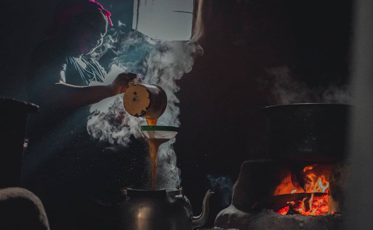 Preparo de receita na cozinha