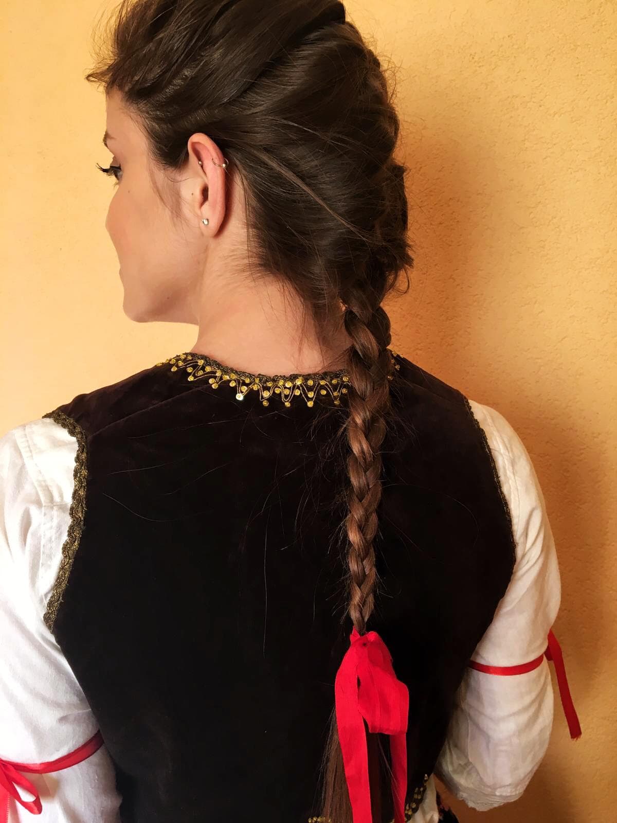 Mulher com rabo de cavalo