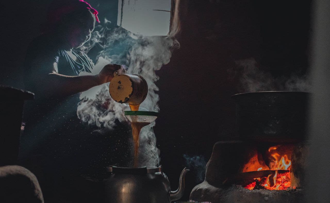 Preparo de receita na cozinha